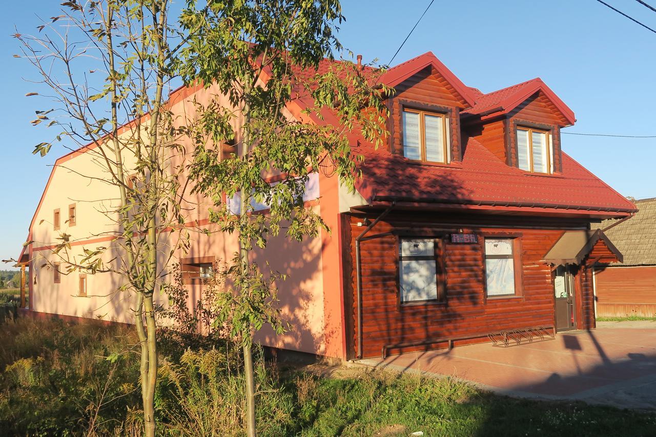 Maison d'hôtes Cztery Pory Roku à Białowieża Extérieur photo